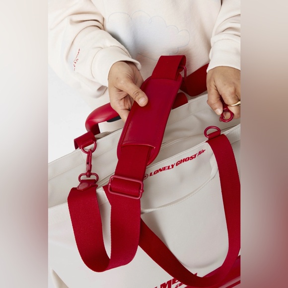 BEIS x Lonely Ghost Travel Tote in Ghost White
SOLD OUT & will be shipped ASAP - Picture 8 of 13